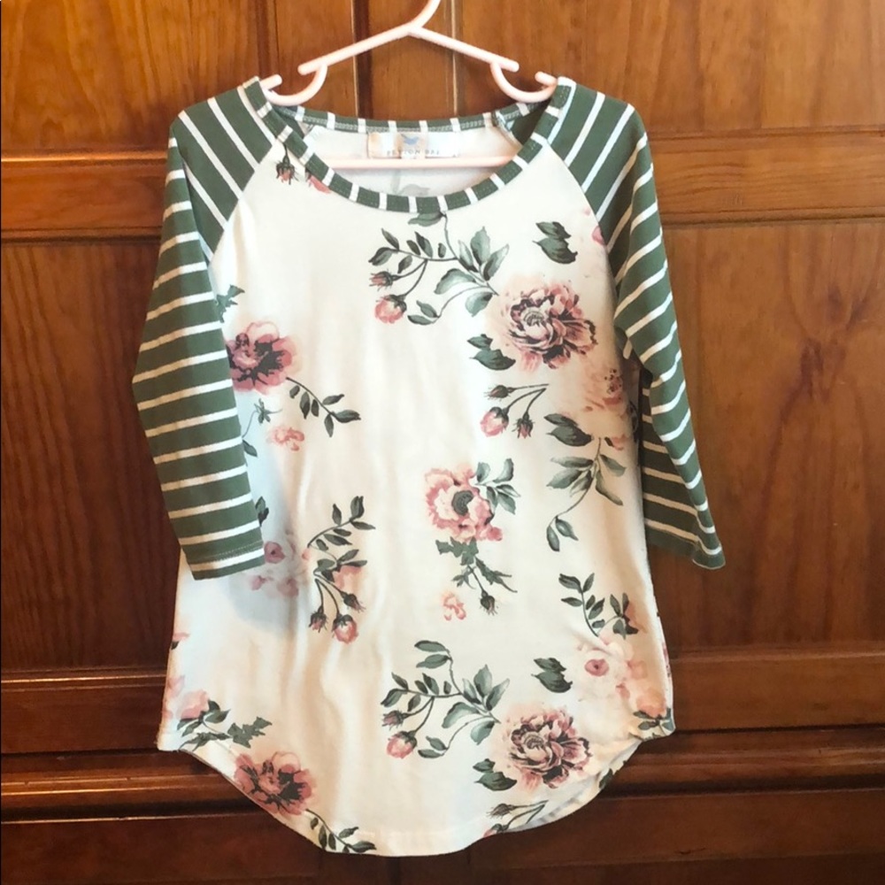 Floral shirt.